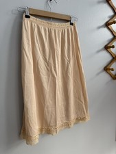 Vintage Olga Secret Hug Half Slip Skirt Sz S Lace Edge Style 963T In Color Nude