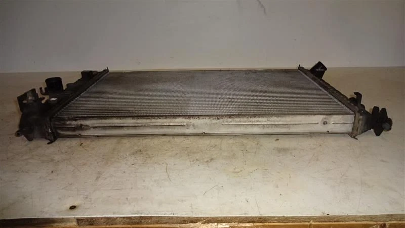 Radiator 3.0L Automatic Transmission Fits 01-05 SATURN L SERIES 628771 - Image 3 of 4