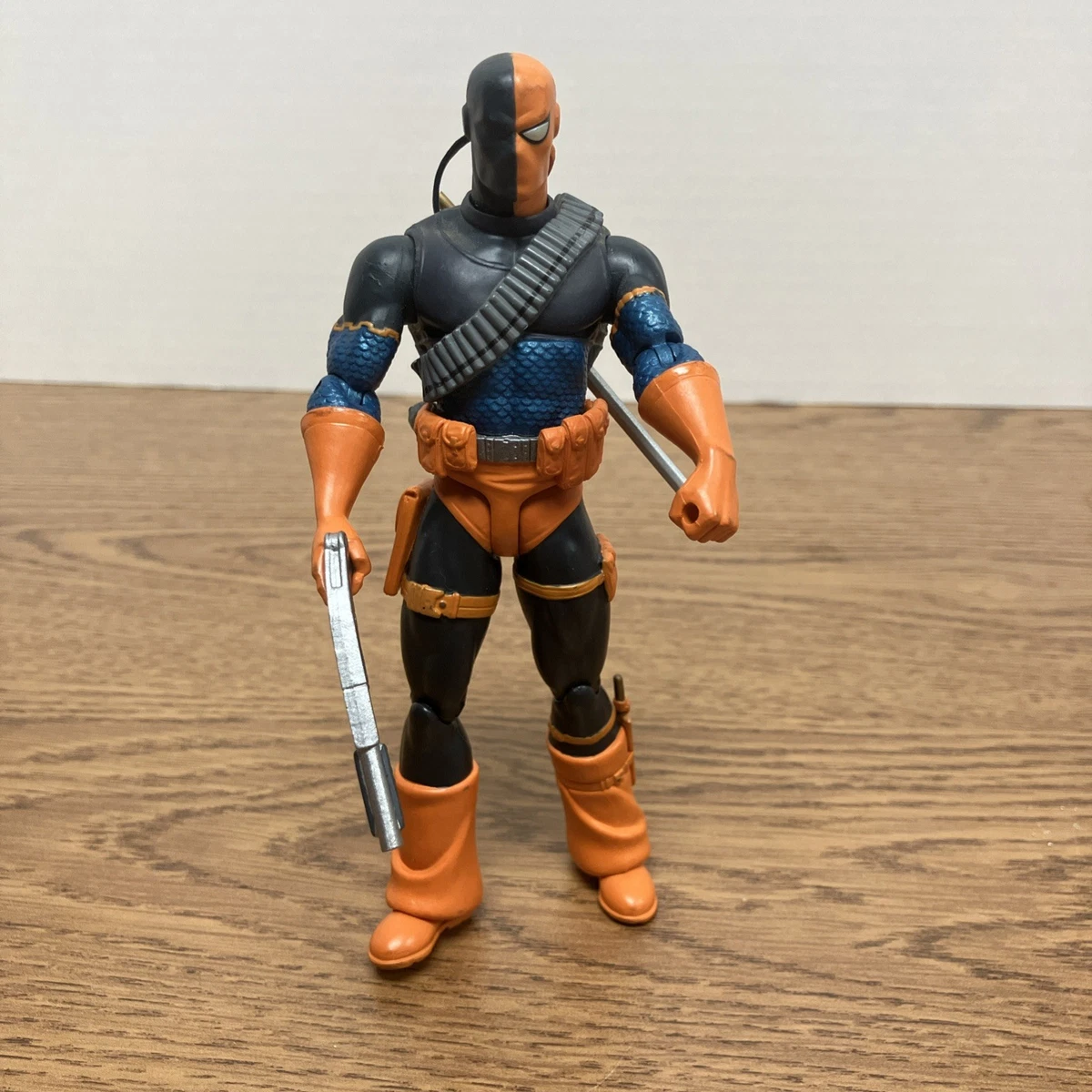 Mattel DC Universe Action Figures Accessories & Deathstroke for