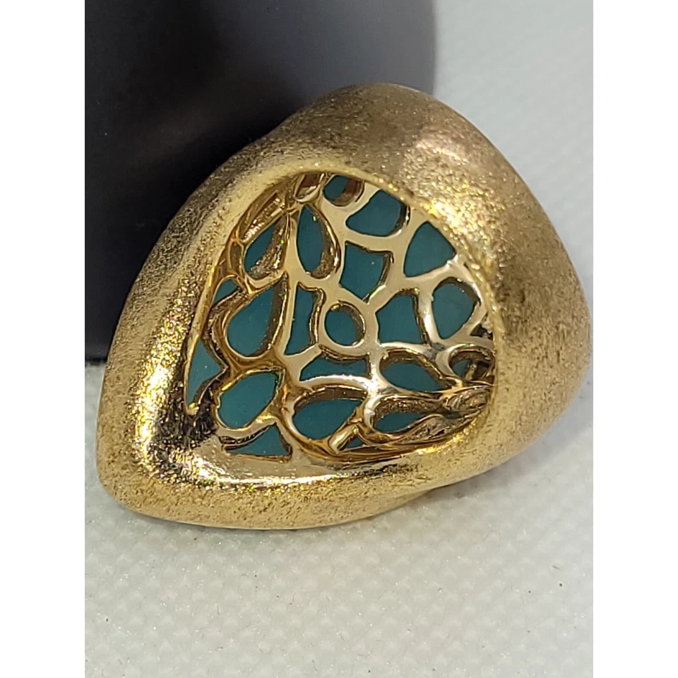 Anillo de cóctel Rivka Friedman de cuarzo azul caribeño Foto 3 de 4