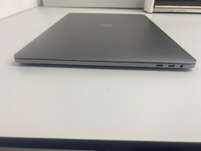 MacBookPro 2016 Corei7 15inch US スペースグレー Amazon.com: Apple 2016 MacBook Pro Laptop with Core i7 3.3