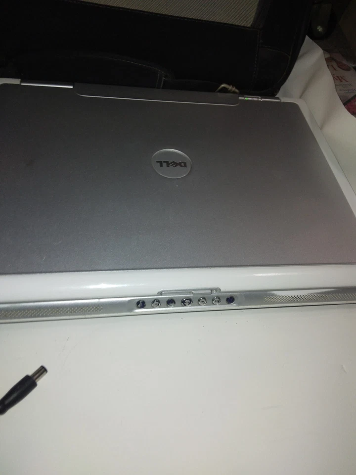 Dell Inspiron E1705 15" (TAL CUAL) Intel Core 2   Foto 4 de 4