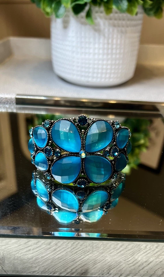 INCREÍBLEMENTE HERMOSA INCREÍBLE BRAZALETE AZUL/PLATEADO!!! Foto 3 de 4