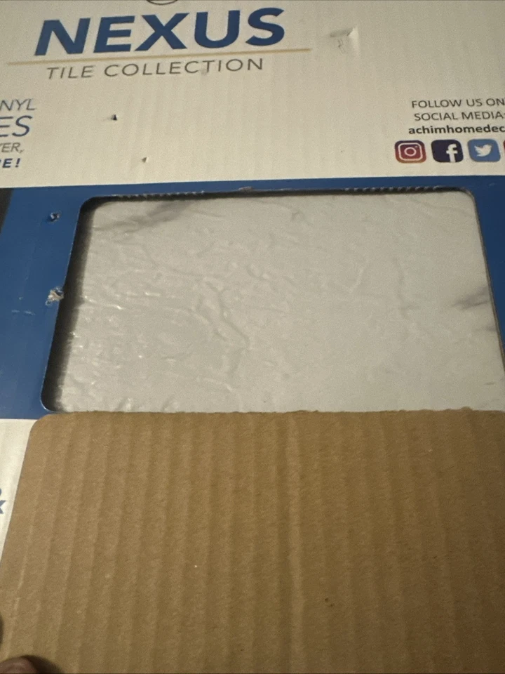 Paquete de 20 azulejos de vinilo de mármol Bianco pelar y pegar piso autoadhesivo para pisos Foto 4 de 4