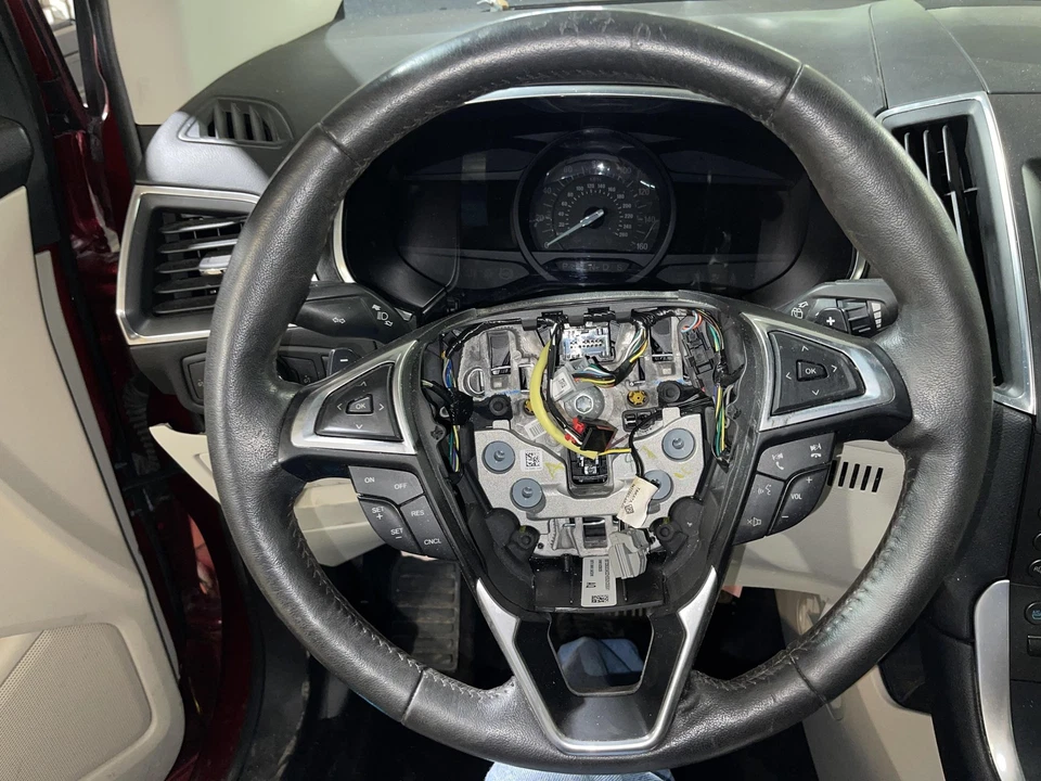 Volante Ford Edge 15-19 sem direção ativa com calor ES7Z3600VB - Imagem 2 de 4