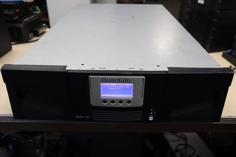 Unidad montada en rack Quantum Scalar i40 - Para piezas - Estado grado C Foto 2 de 4