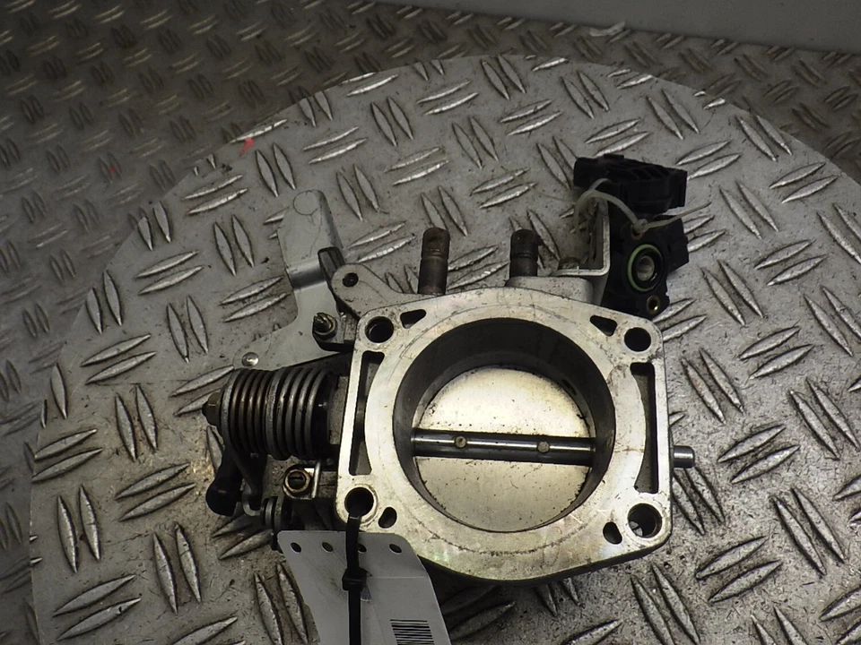 Drosselklappe BMW 3er (E36) 320i 110kW 150PS - Bild 3 von 3