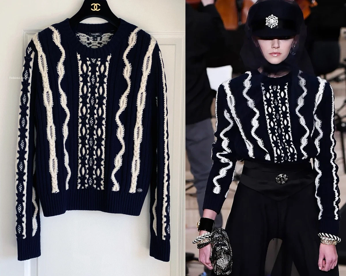 18A PARIS HAMBURG CHANEL NAVY BLUE ECRU CABLE KNIT SWEATER 44