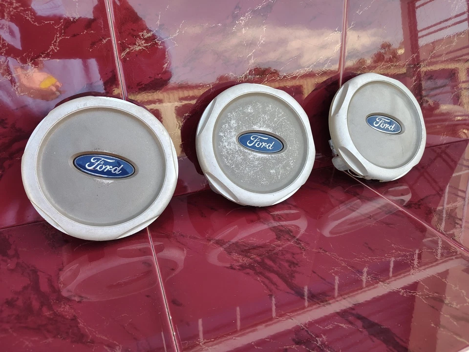 2001-2005 Ford Explorer Sport Trac Center Caps (3) Factory OEM # 1L24-1A096-AC  - Image 4 of 4