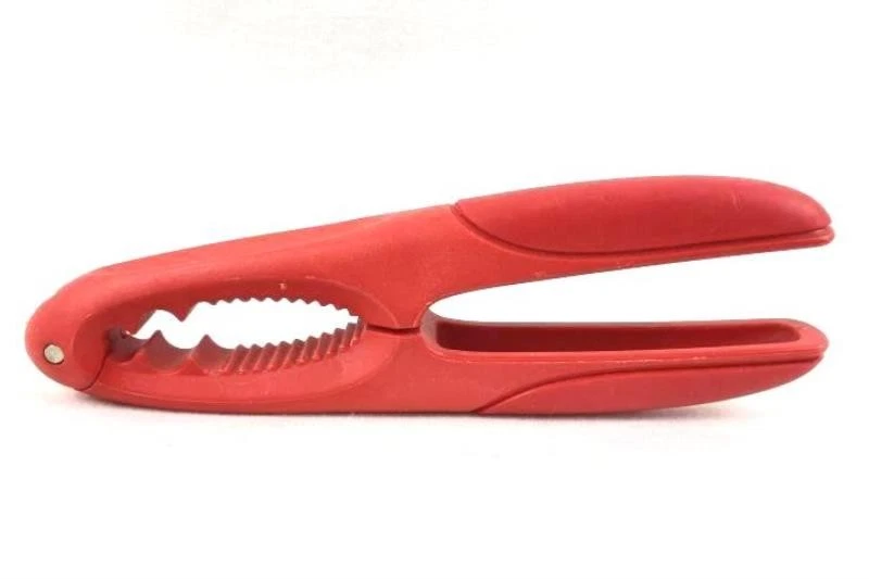 Profreshionals Red Plastic Seafood Nut Cracker 7" Kitchen Tool - Pre-Owned - Image 2 of 4