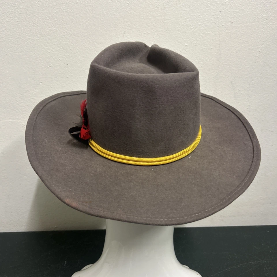 Sombrero de fieltro Duke vintage Eddy Bros. Banda amarilla con cordón talla 56-7 Foto 3 de 4