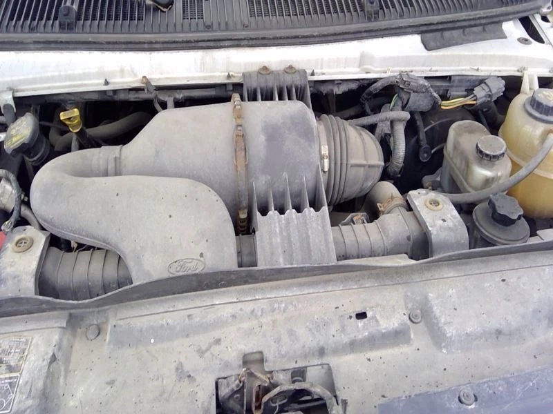 Driver Cylinder Head 8-280 4.6L Gasoline Fits 01-11 LINCOLN & TOWN CAR 3958524 - Image 3 of 4