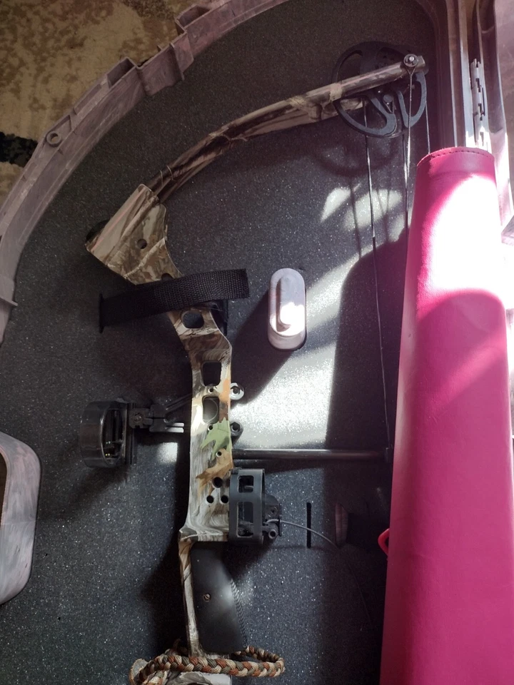 Parker Sidekick XP - RH - 20-29 Pounds - 18-28" Draw Length *USED* - Image 3 of 4