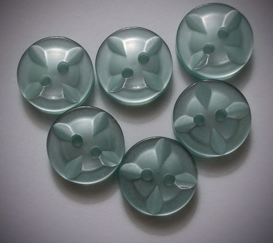 1/2" Dusty Green Star Design Craft/Clothing Buttons - Image 2 of 4