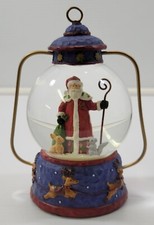 Winterland Collection 2005 by St. Nicholas Square Christmas Santa Snow Globe