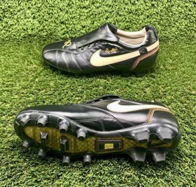 Nike Tiempo Ronaldinho Dois FREE GIFT (ref: Legend Elite Premier