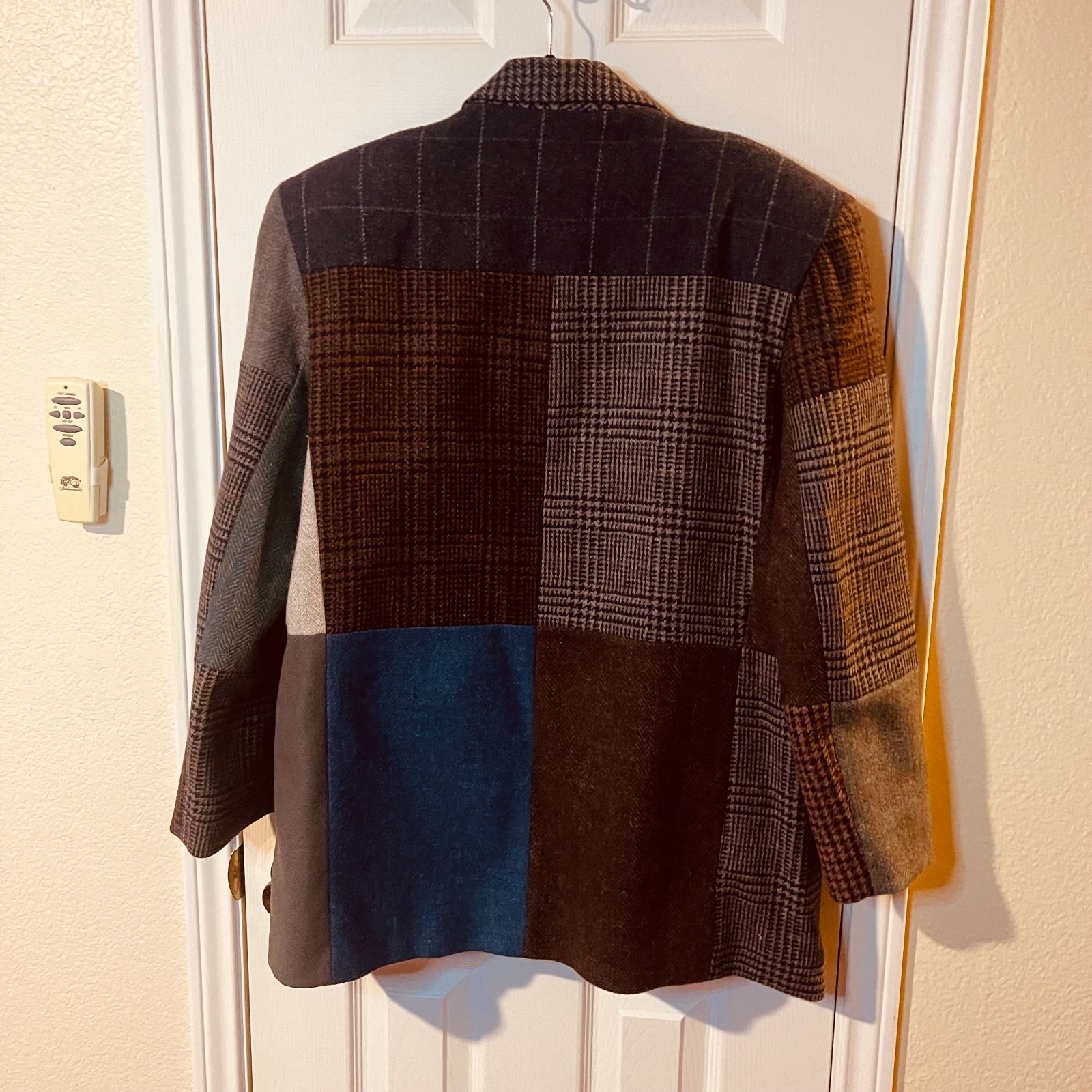 Vintage International Scene Brown Patchwork Blaze… - image 5