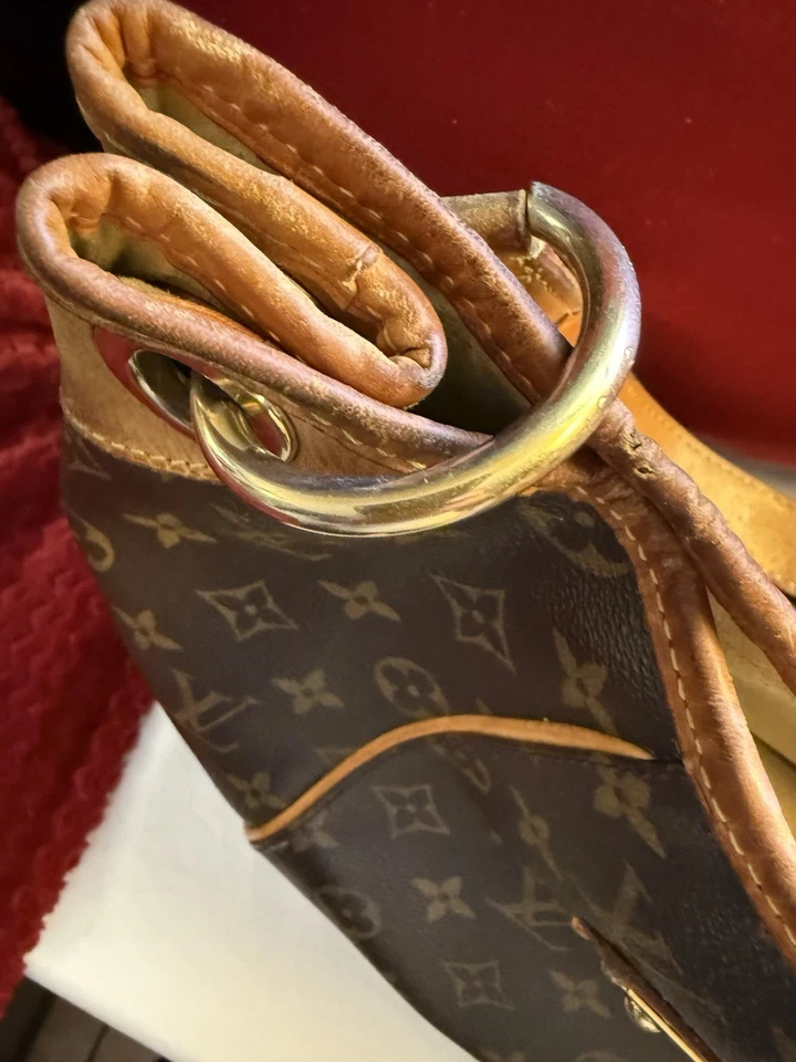 Vintage “LOUIS VUITTON” H/C Monogram Galleria PM Shoulder Handbag Collector Item - Image 4 of 4
