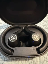 JLab Wireless Case, Comes With Earbuds, But Ones Not Working. Good Case