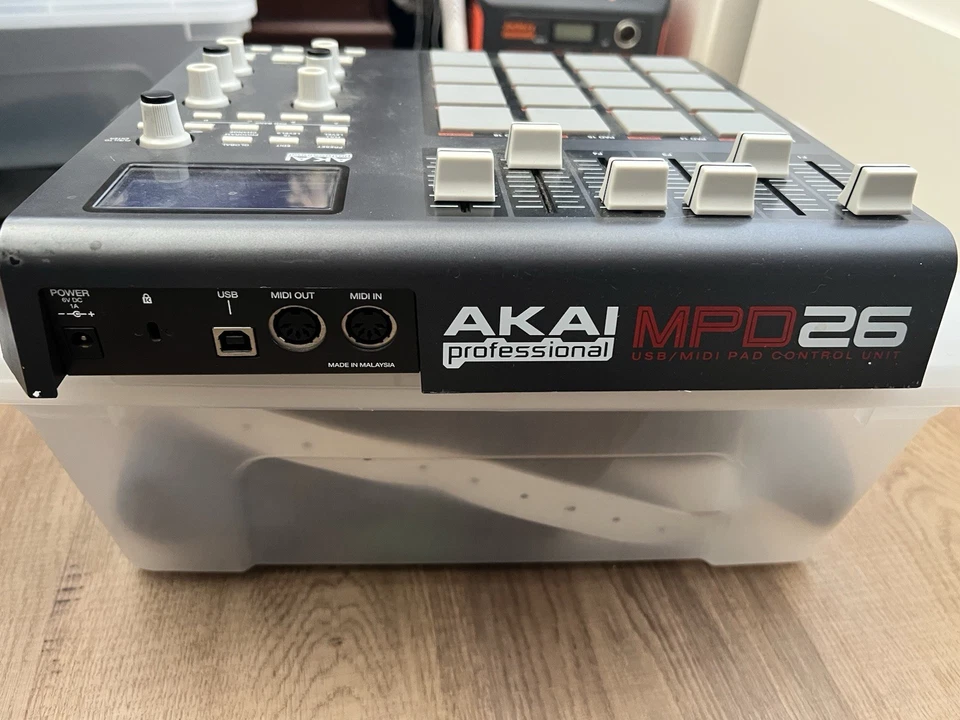 Controlador Pad USB/MIDI Akai Professional MPD26 Foto 4 de 4