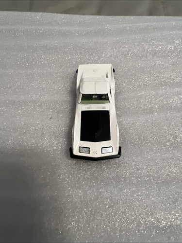 Dinky Toy 221 Corvette Stingray 1969 bianco con interni verdi made in England B226 - Foto 2 di 7