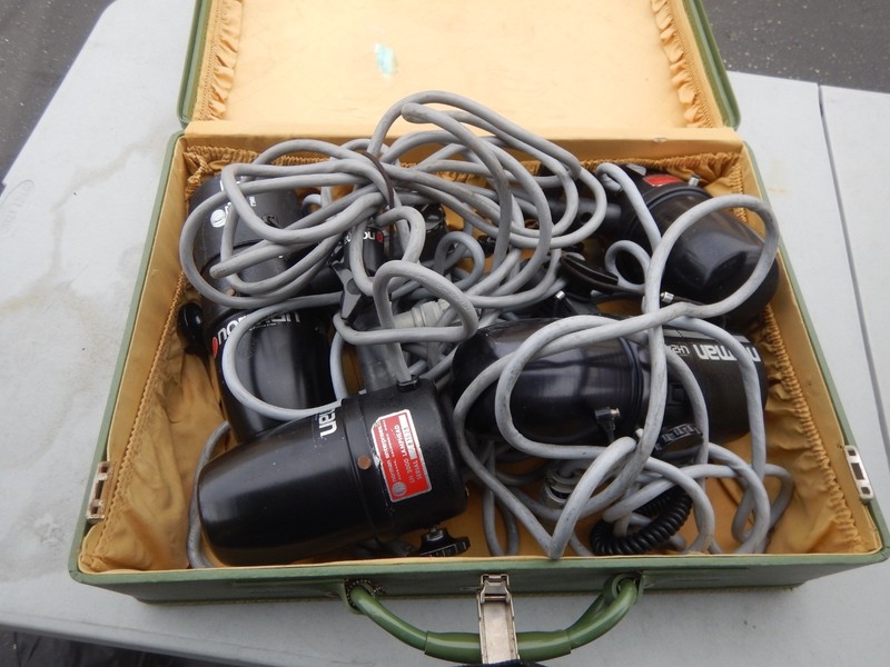 2 Norman LH2000 Head and 2 LH2400 Strobe Lamp's Head Constant Speed Blower.