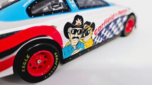 RARE CHROME RC AUTHENTICS 1/24 RICHARD PETTY #43 GARFIELD GRINNIN & WINNIN - Picture 9 of 14