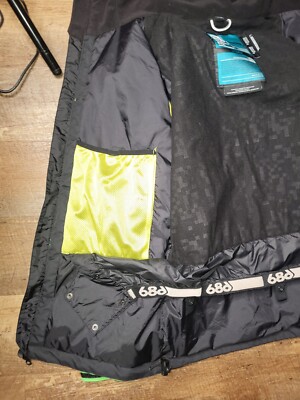 686 Snaggle Tooth スノーウェア 686 Snaggletooth Operation Jacket review - Freeride