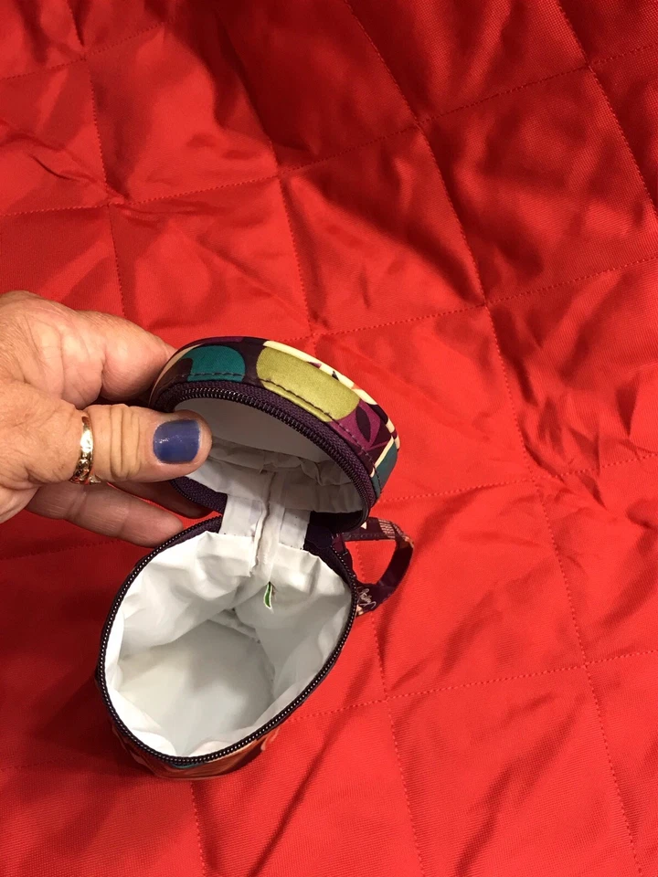 Vera Bradley Ameixa Louca Mamadeira/Garrafa de Água Caddy - Imagem 3 de 4