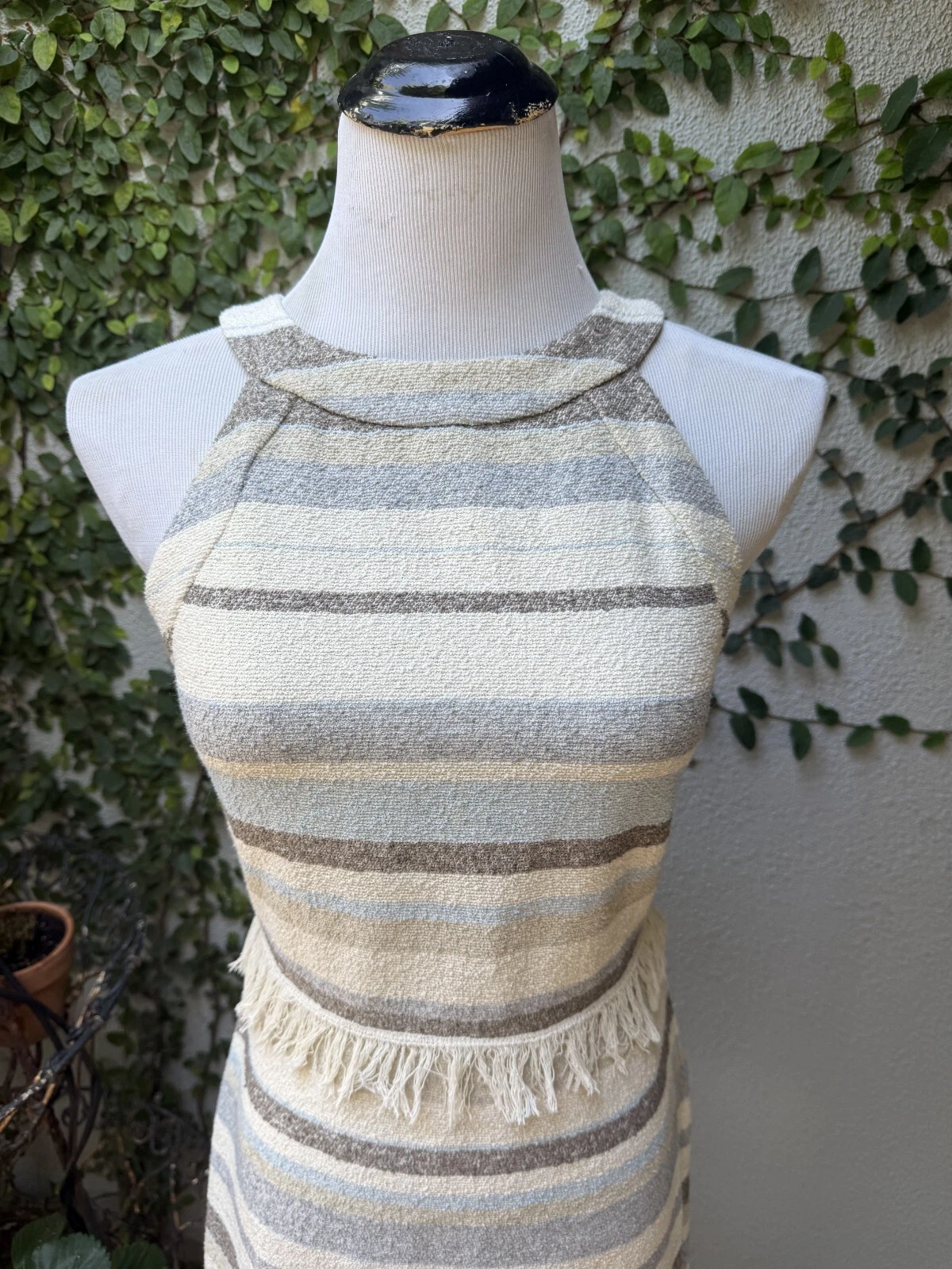 Abito Tory Burch senza maniche in tweed grigio panna a righe con frange ~ taglia 2