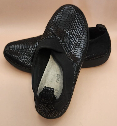 Clarks Cloudsteppers - 9 M Black - Soft Cushion - Casual Slip On Loafers