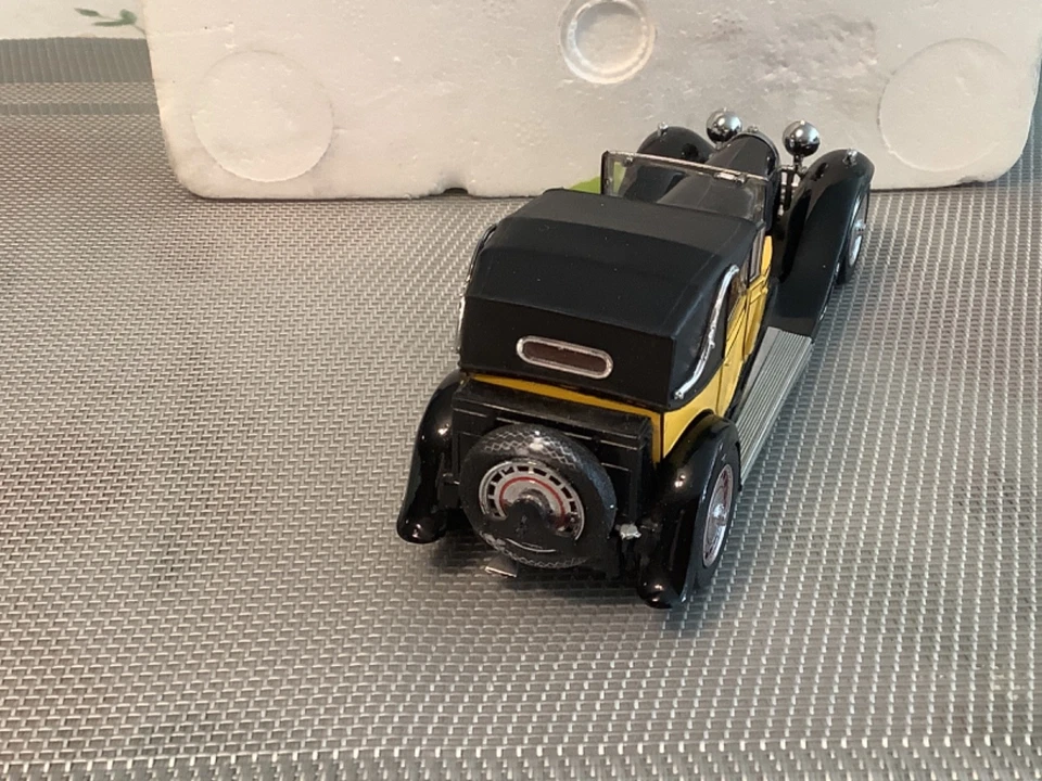 Limusina Franklin Mint Precision Models 1931 Bugatti Tipo 41 escala 1:43 Foto 4 de 4