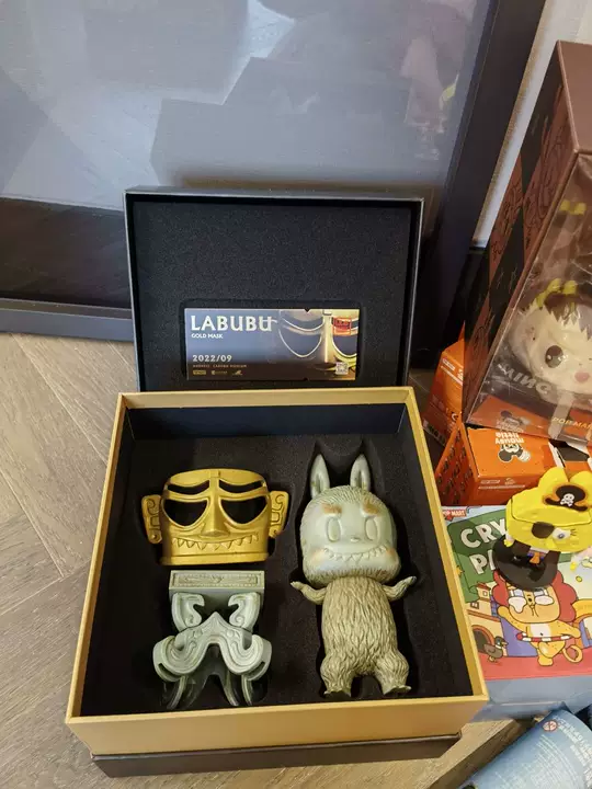 KASING LUNG ZIMOMO MASK MUSEUM SOFUBI VINYL FIGURE GOLD MASK