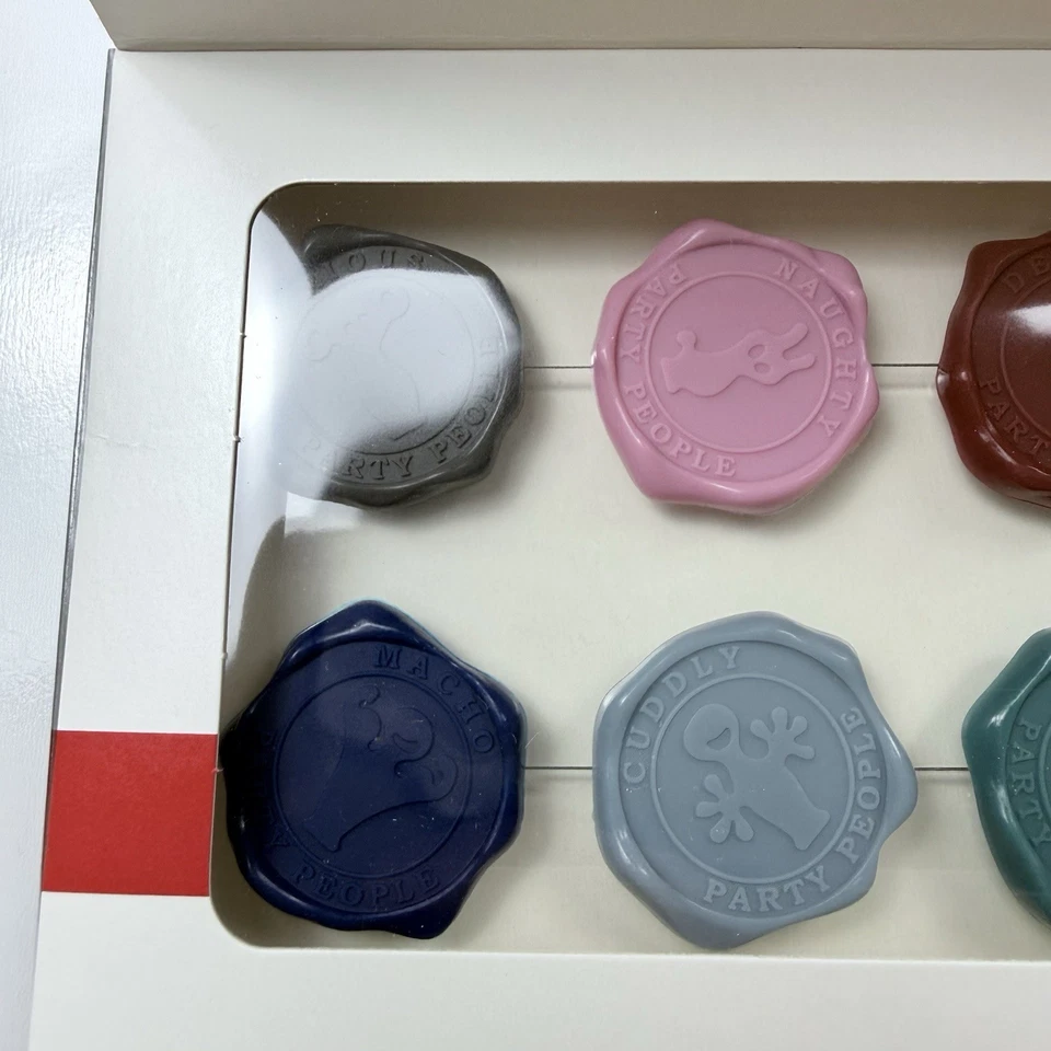 Marcadores de vidrio Vacu Vin fiesta gente clásico conjunto de 8 dijes de bebida nuevo sellado Foto 4 de 4