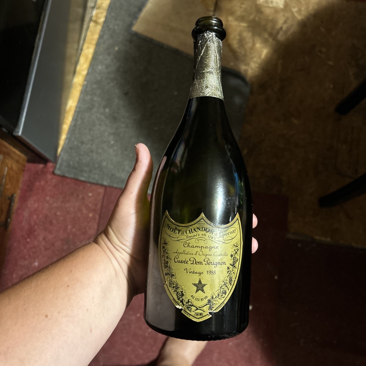Moët & Chandon Cuvée Dom Pérignon 1988 Vintage 1988 MOET et CHANDON Champagne DOM PERIGNON Cuvee