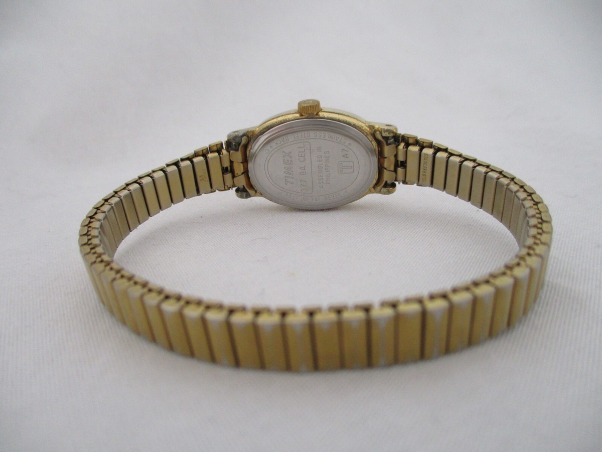 Timex Women's Gold Toned Stretch Band Analog Watch *Working Timex Women's Gold Toned Stretch Band Analog Watch *Working