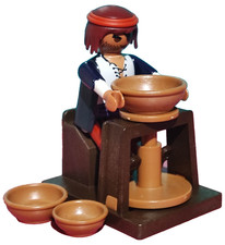 PLAYMOBIL FIGUR T&Ouml;PFER MIT MITTELALTERLICHER T&Ouml;PFERSCHEIBE KRIPPE KRIPPE
