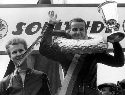 Ernst Degner with laurel wreath cup Second-placed Hans Georg Ansch- Old Photo