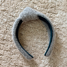 Women's Gray Padded Fabric Headband - Solid Pattern, Classic Casual Style