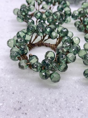 8 Napkin Rings Forrest Green Beads Acrylic Faceted Wired Christmas Holiday Decor - Picture 5 of 5