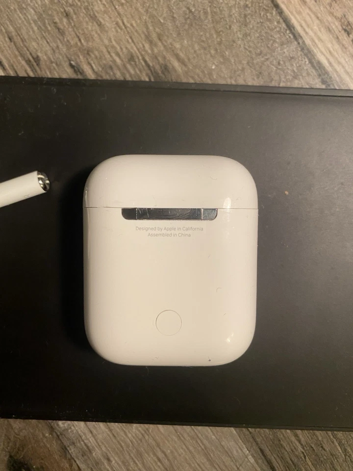 Apple AirPods (1st generation), photo 4 sur 5