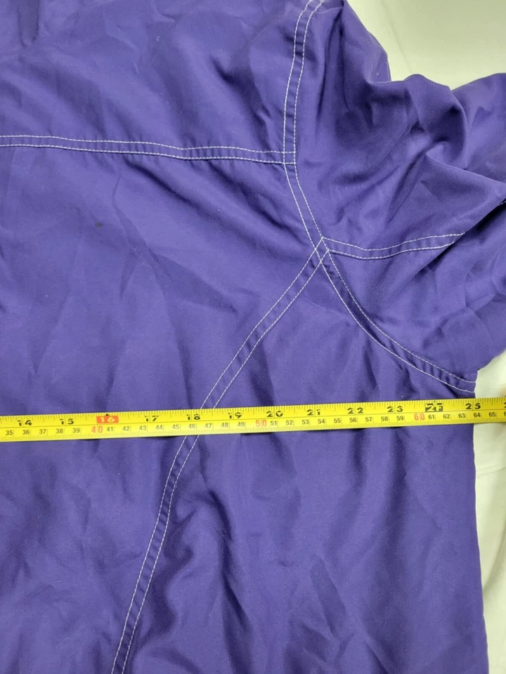 Casaco leve feminino Alfred Dunner roxo corta-vento tamanho grande - Imagem 4 de 4