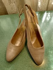 Womens Salvatore Ferragamo Beige Round Toe Sling Back Wedge Sz 7.5 B