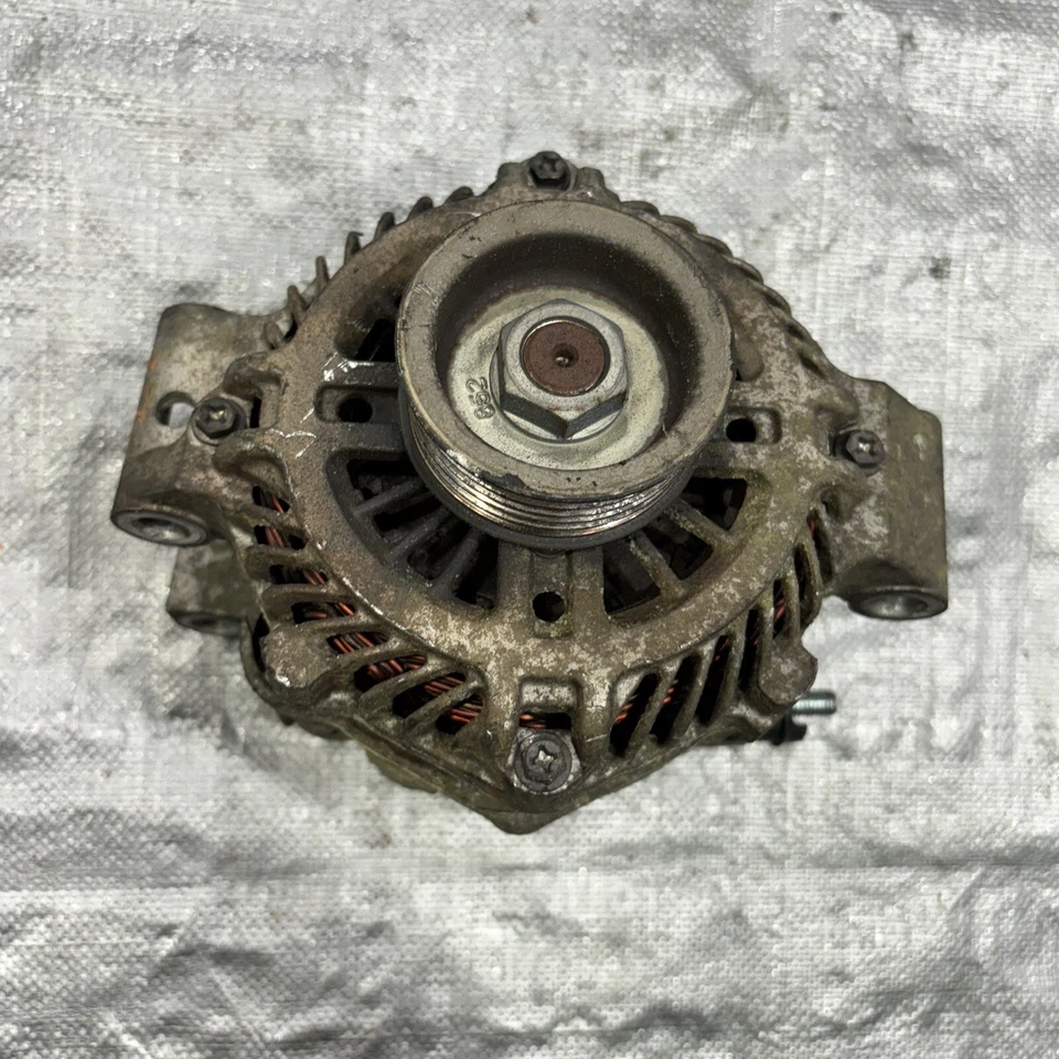 Alternador de motor Mitsubishi Eclipse 2006 3,8 L MN176256 OEM Foto 2 de 4