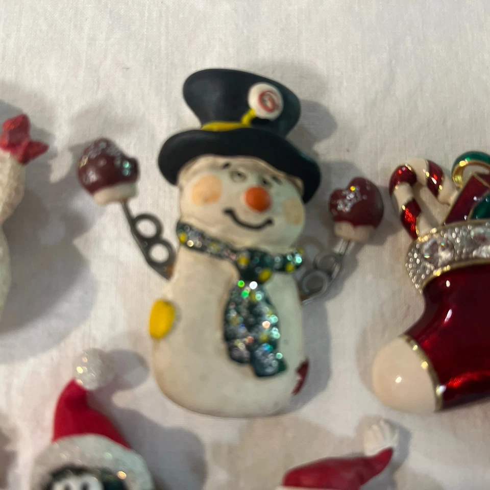 Vintage Rhinestone Enamel Brooch Lot Christmas Hallmark Heart Ornament Soldier - Image 3 of 4