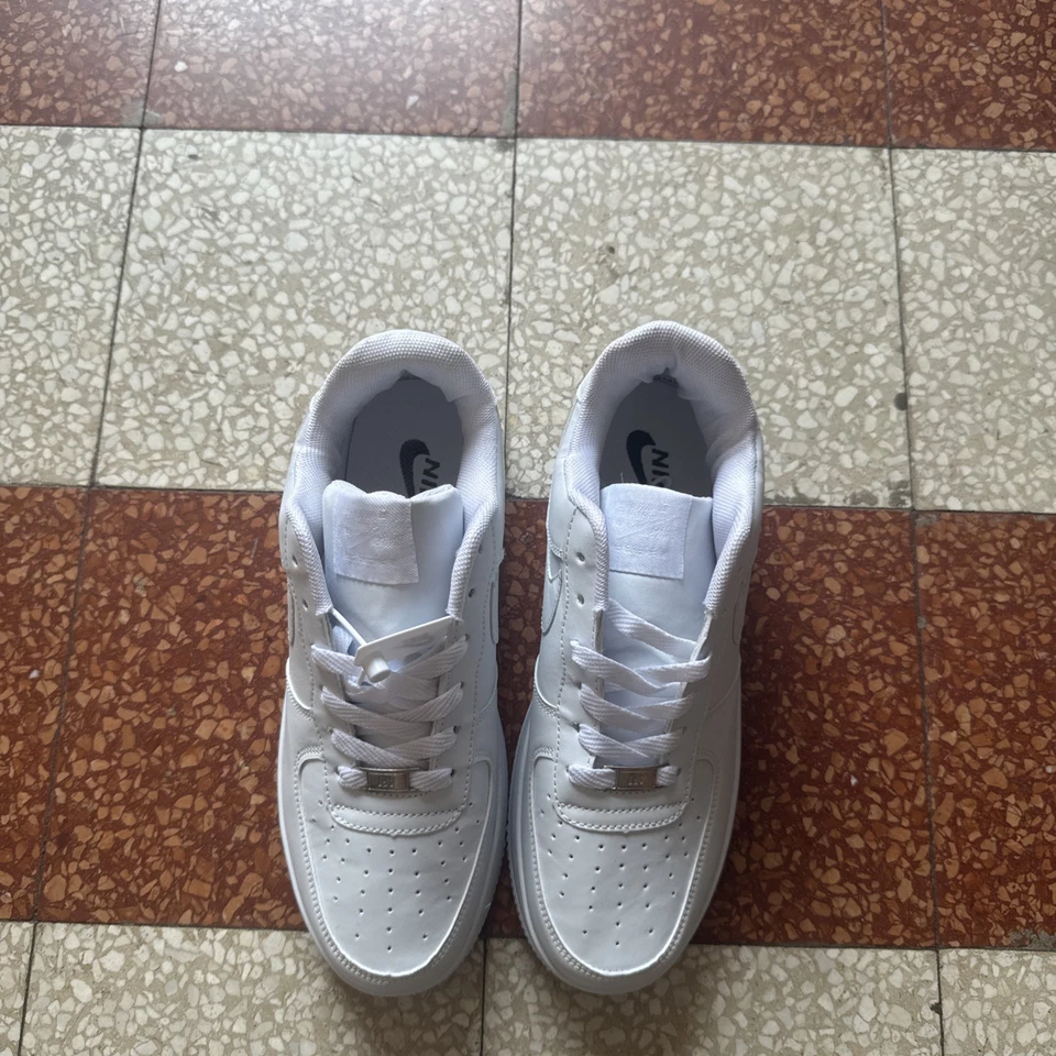Nike Air Force 1 '07 Sneakers da Uomo - White/White, EU 40, foto 2 di 5