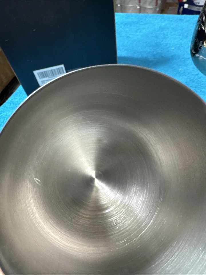 "Juego de 2 copas de vino de acero inoxidable grabadas Sky Fish, 8,5"" de alto" Foto 4 de 4