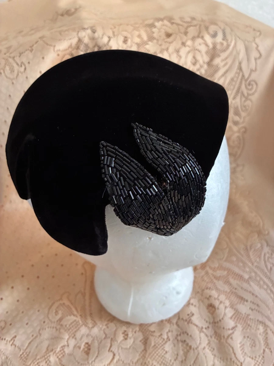 Vintage 1950s Yvette New York Black Velvet Calot Hat Bow Cocktail Millinery Vintage Velvet Bow Half Hat: 1950s Women Retro Midcentury  main image 4