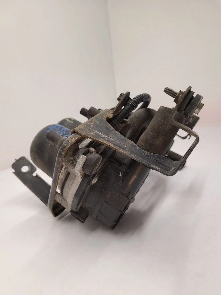 2007 - 2013 TOYOTA TUNDRA Air Injection Pump 8 Cylinder 4.6L - Image 2 of 4
