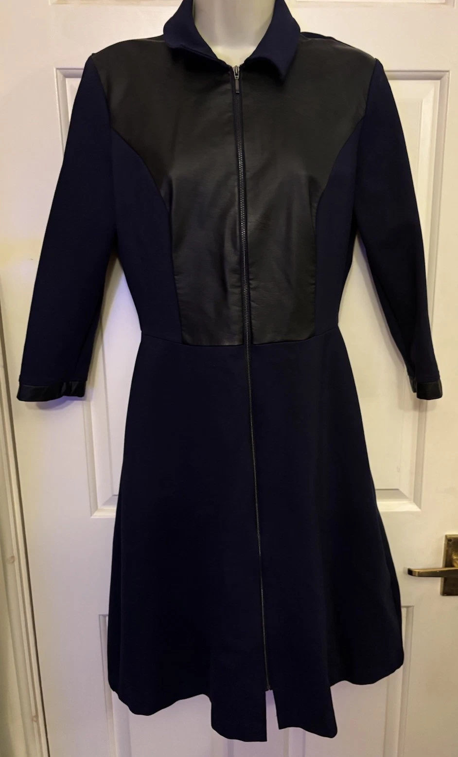 Abito Sosandar Chanel Navy Nero Elasticizzato Linea A Taglia 12 Full Front Zip